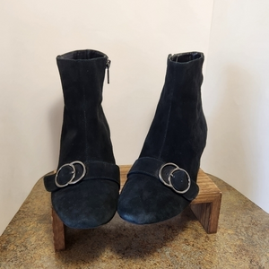 BLEECKER & BOND Black Suede Low-heeled‎ Mod Ankle Boots w/Strap Whimsy